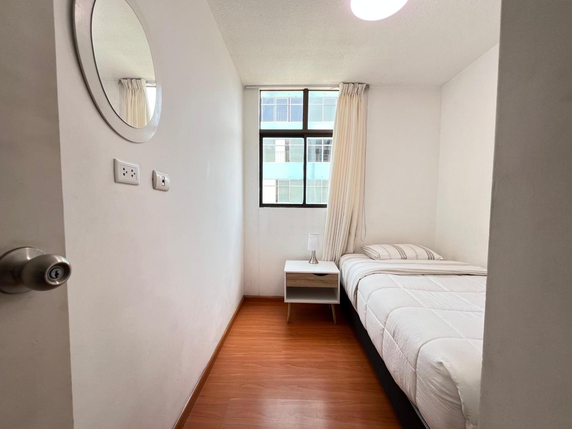 Downtown Lima Apt With May Promo Book & Save Big Eksteriør bilde