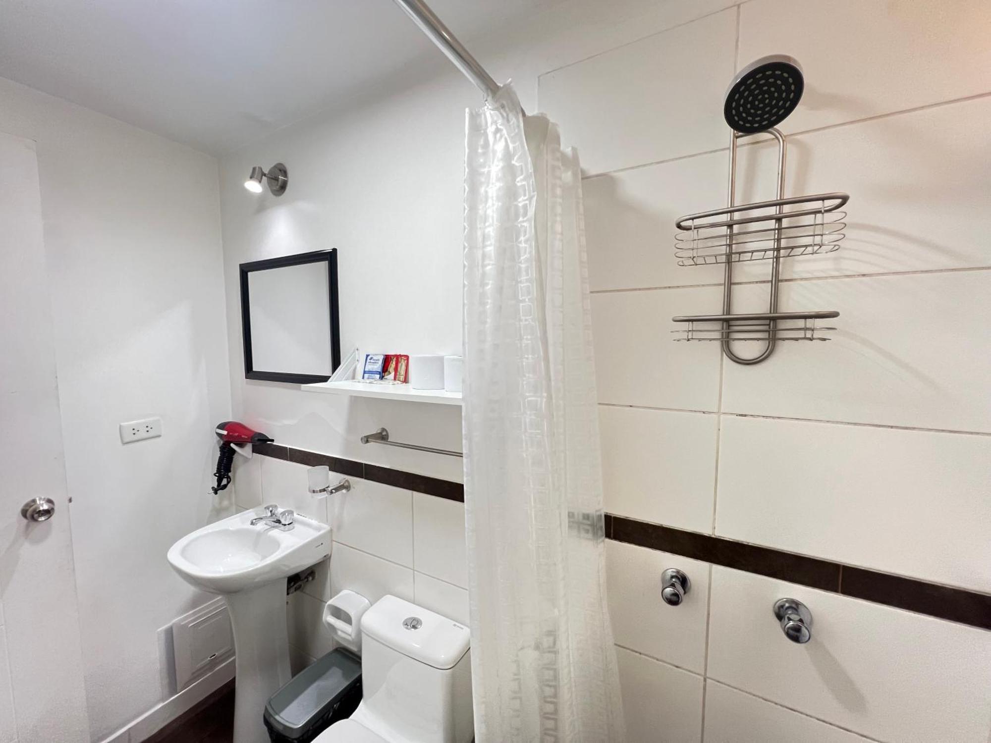 Downtown Lima Apt With May Promo Book & Save Big Eksteriør bilde