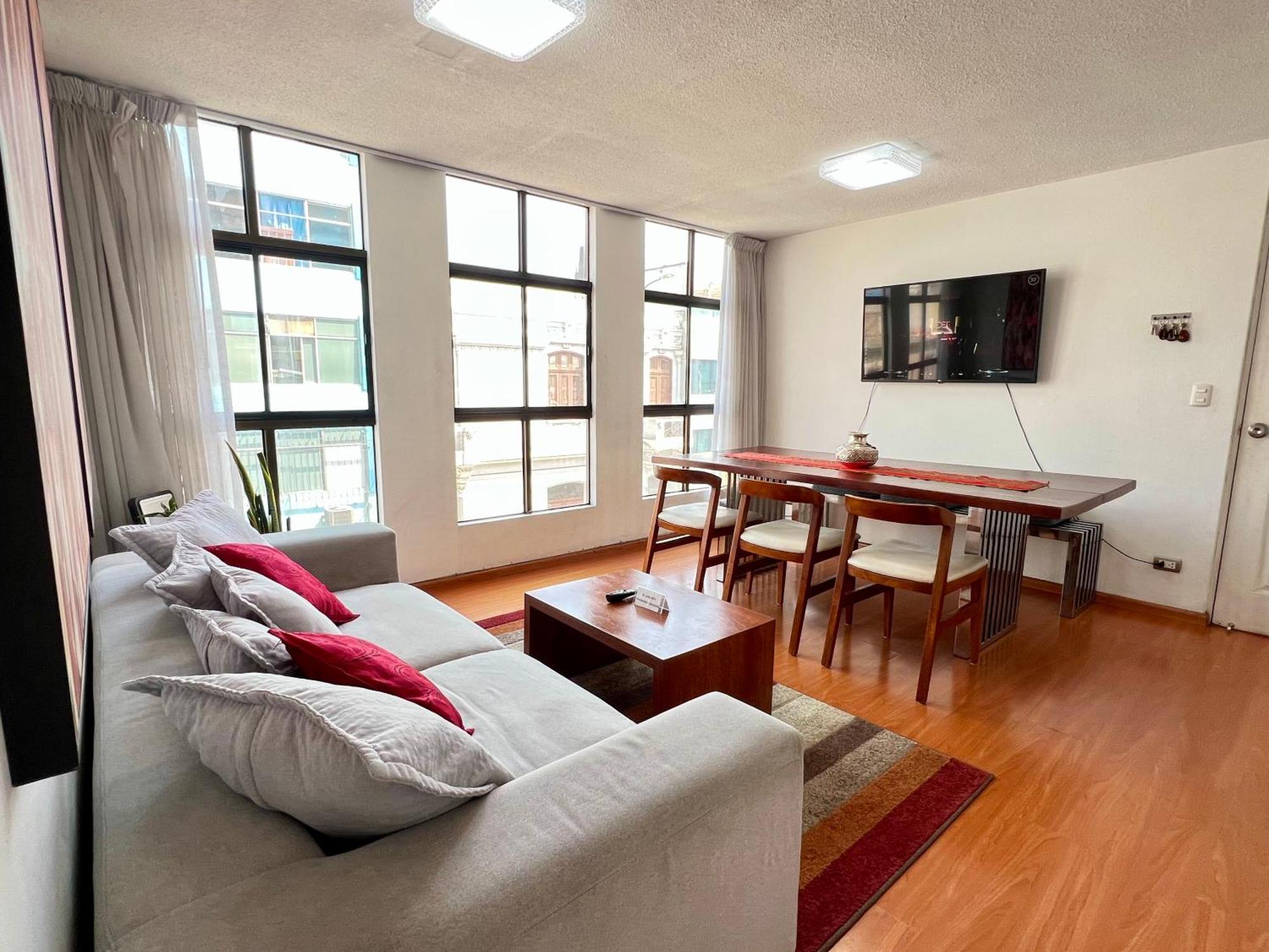 Downtown Lima Apt With May Promo Book & Save Big Eksteriør bilde